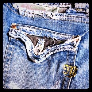 Miss Me knee length frayed Jeans super cute camo